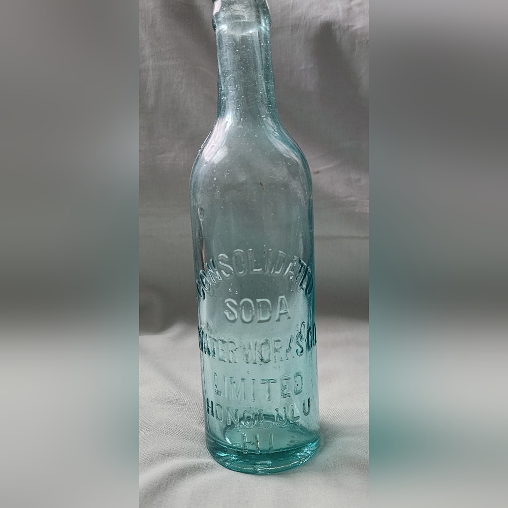 Consolidated Soda Bottle ANTIQUE HAWAII BOTTLE HONOLULU  Aqua Glass Bottle